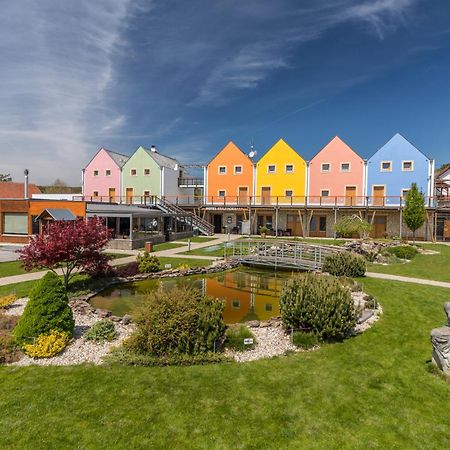 Hotel Kravi Hora Bořetice エクステリア 写真