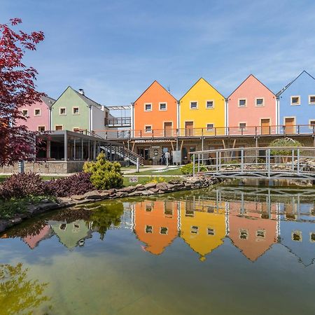 Hotel Kravi Hora Bořetice エクステリア 写真