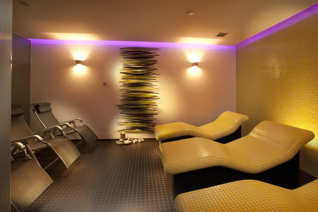 Hotel Kravi Hora Bořetice エクステリア 写真
