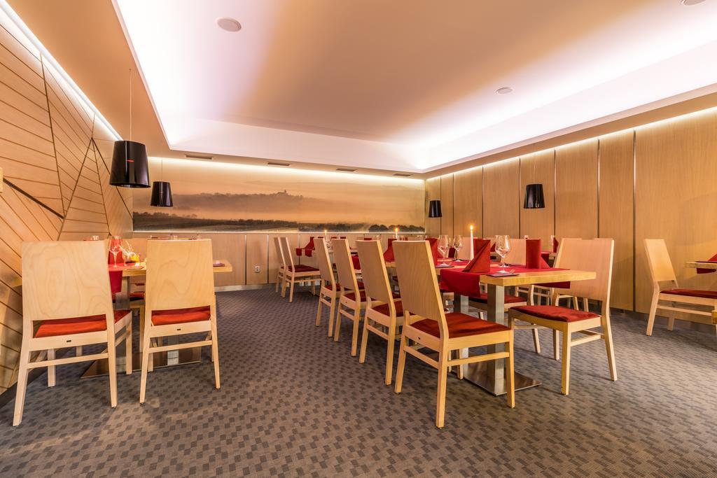 Hotel Kravi Hora Bořetice エクステリア 写真